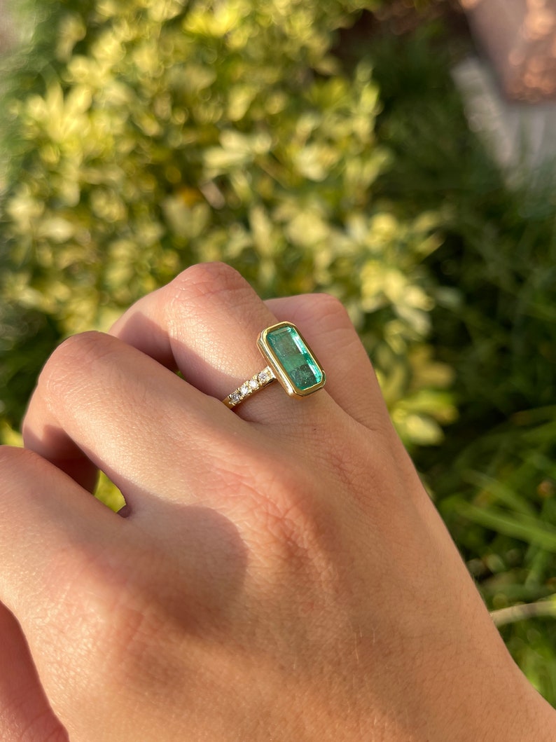 3.56tcw Solitaire Elongated Emerald Cut & Diamond Accent Ring - JR Colombian Emeralds