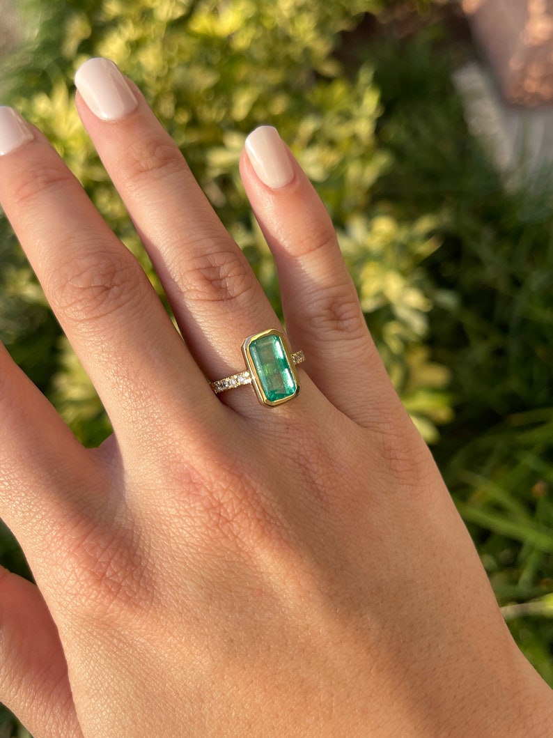 3.56tcw Solitaire Elongated Emerald Cut & Diamond Accent Ring - JR Colombian Emeralds