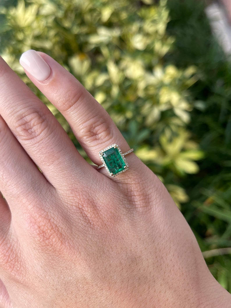 Rich Dark Green Emerald Gold Ring