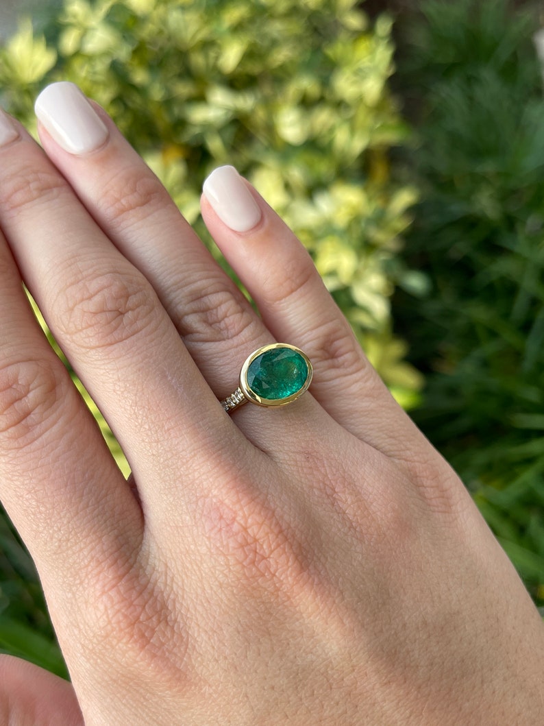 5.66tcw 18K Dark Green Natural Oval Cut Bezel Emerald & Diamond Accent Shank Gold Ring - JR Colombian Emeralds