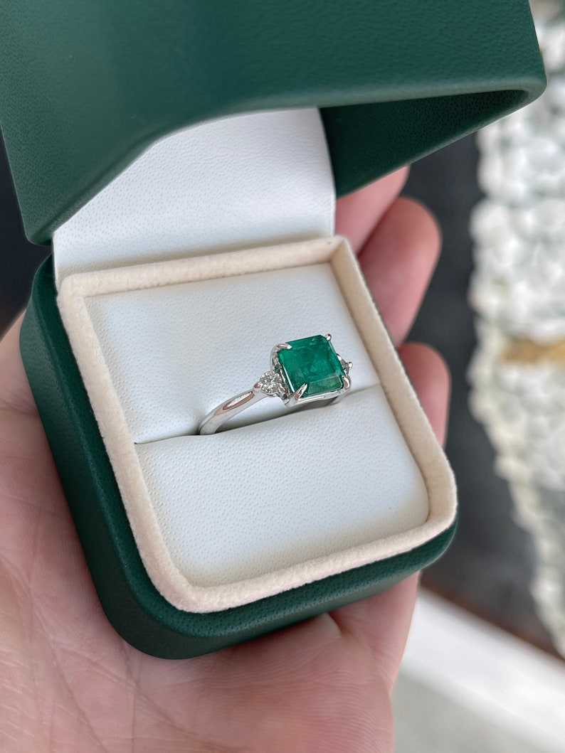 2.56tcw 14K Lush Dark Green Genuine Emerald