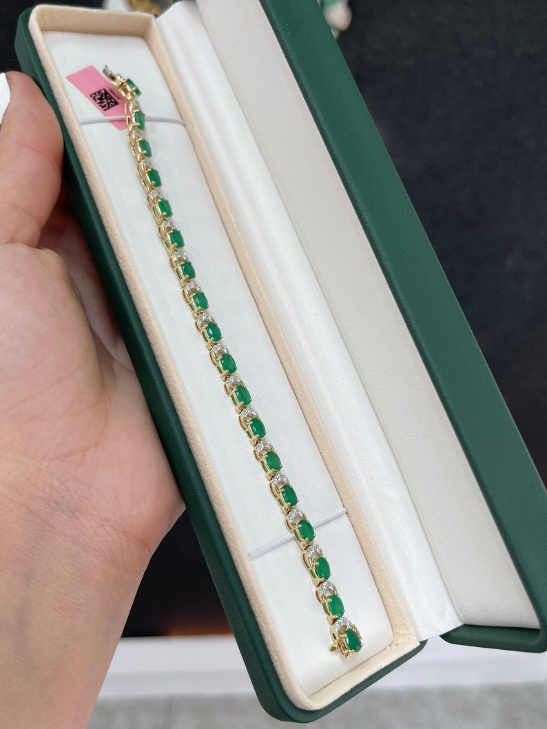 Round Cut Pave Rich Green Diamond Bracelet