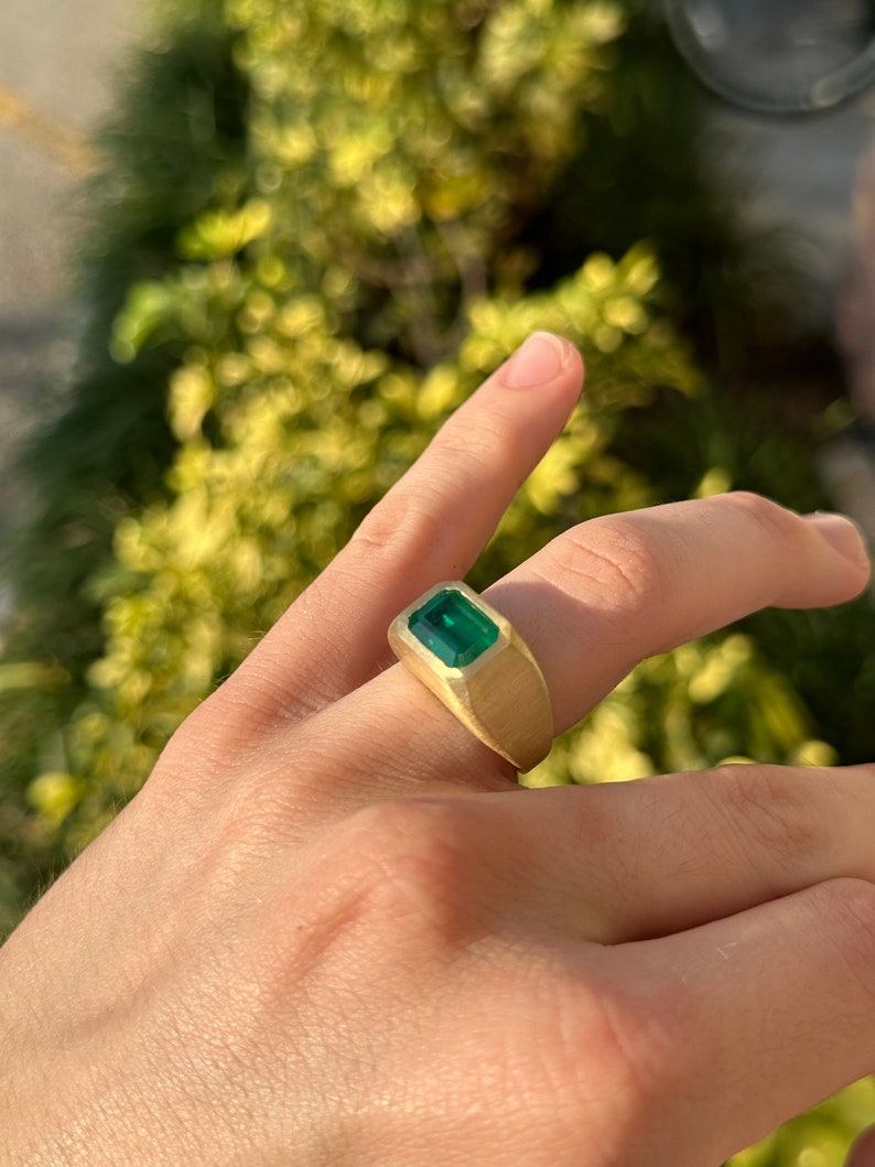 3.54ct 18K Large Dark Vivid Green Emerald Solitaire Men's Gold Satin Finish Gypsy Ring