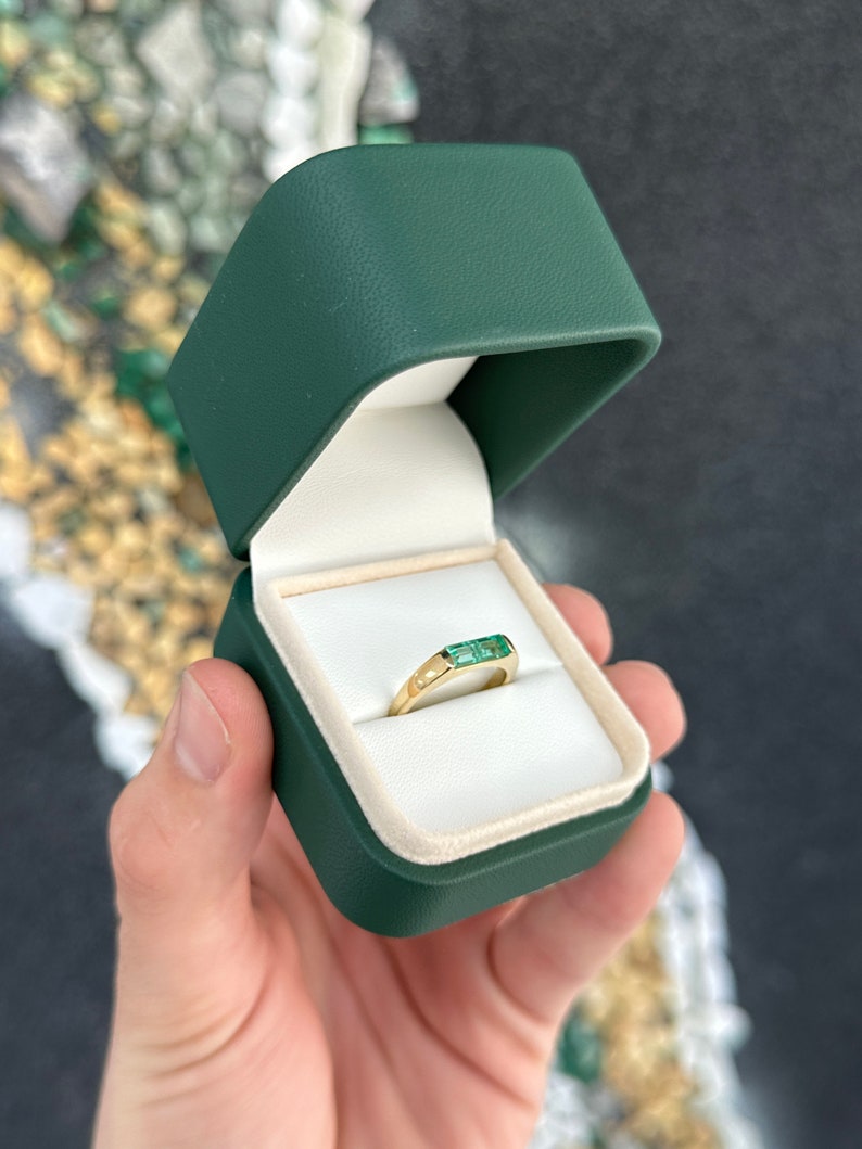 18K Emerald Solitaire Gold Band Gold Ring