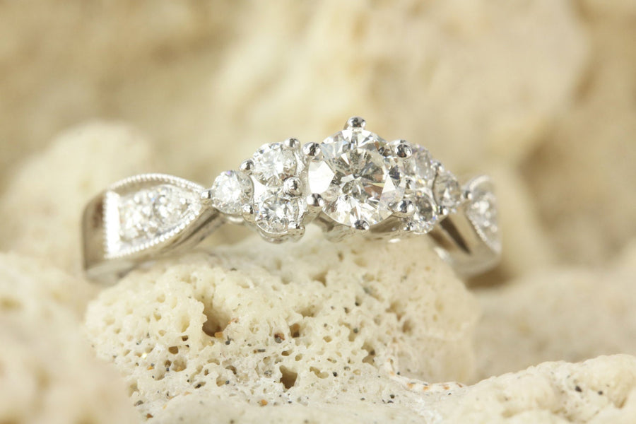 0.92tcw Contemporary Diamond Engagement Ring 14K