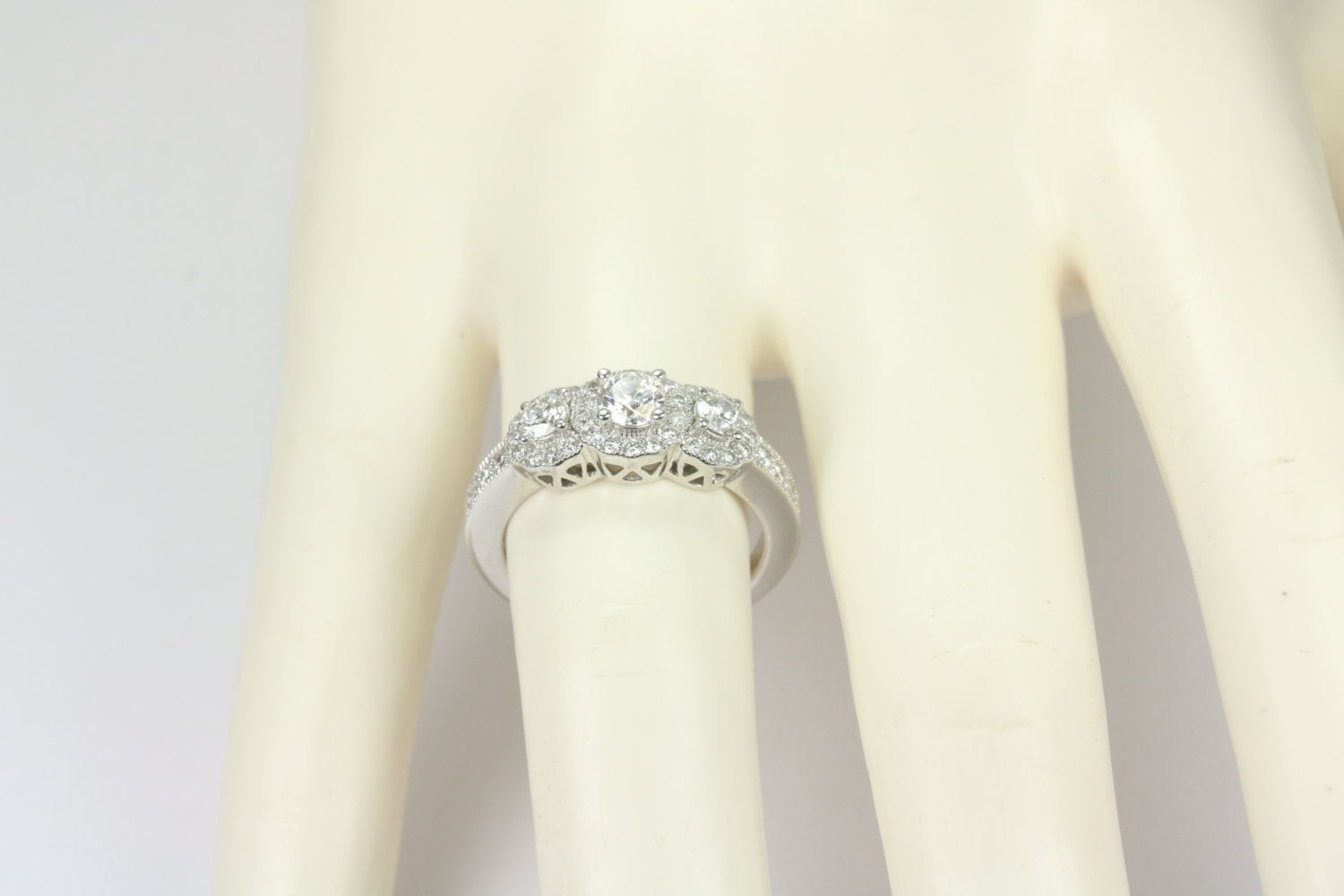 1.46tcw Scalloped Diamond Halo Engagement Necklaces