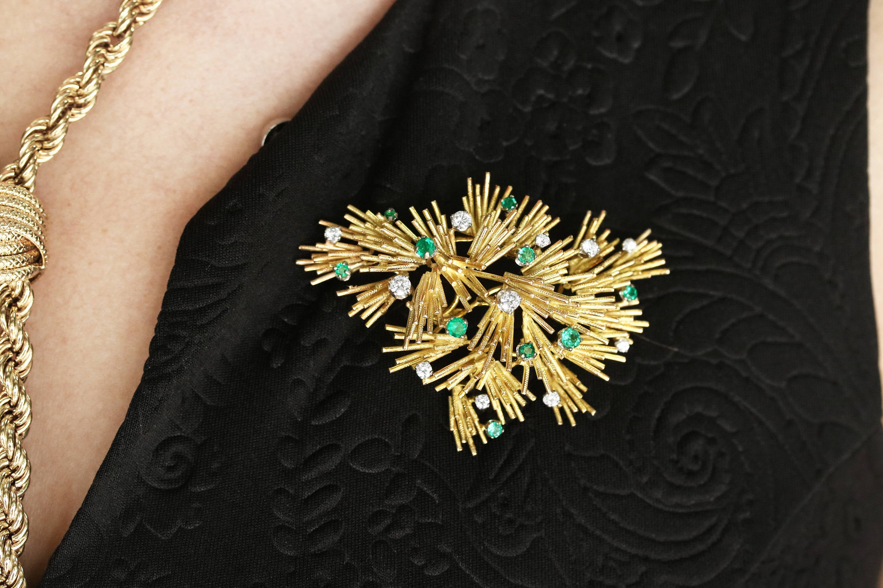 2.05tcw Colombian Emerald & Diamond Gold Sea Urchin Brooch 