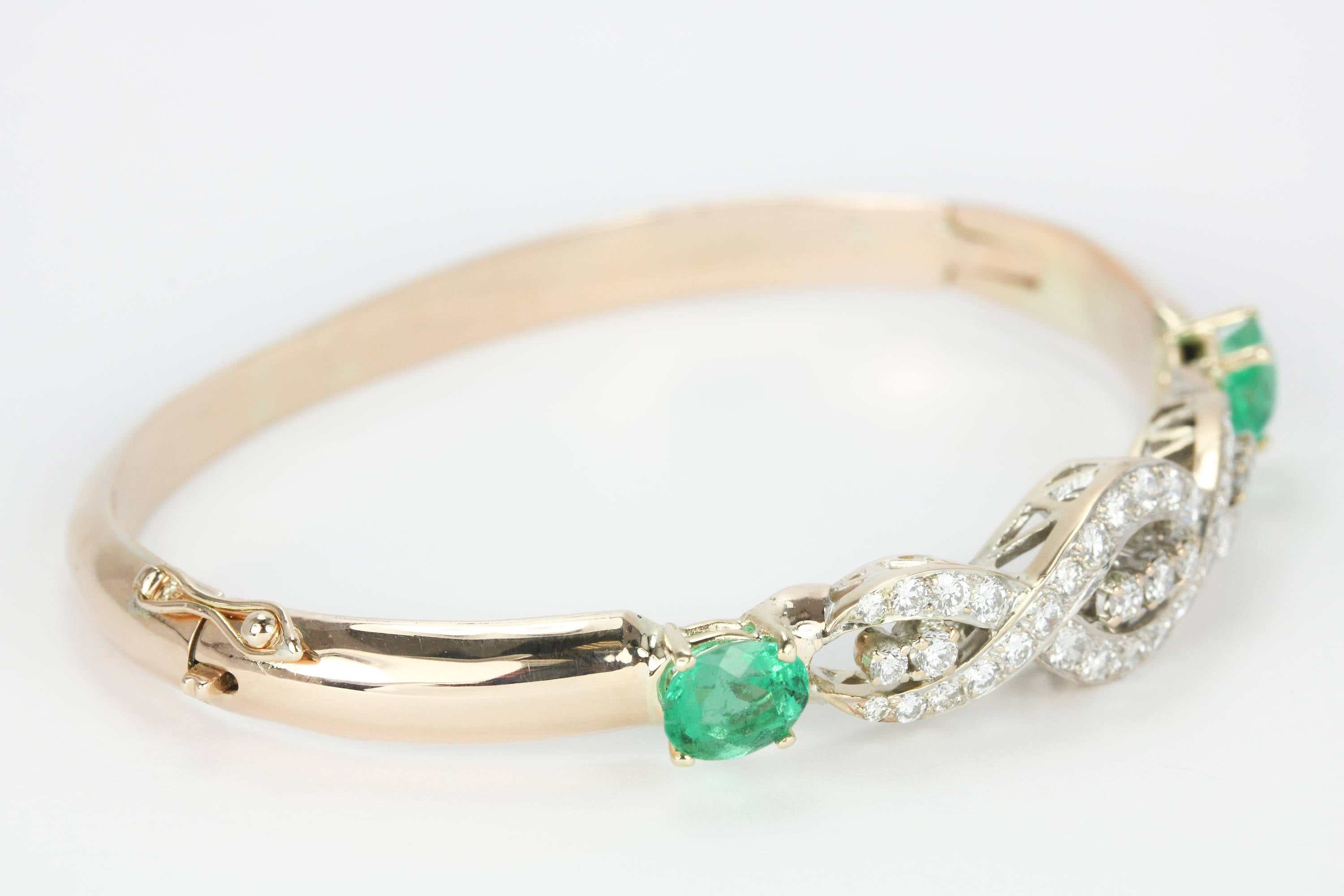 2.85tcw Round Diamond & Natural Oval Emerald Bangle Bracelet 14K