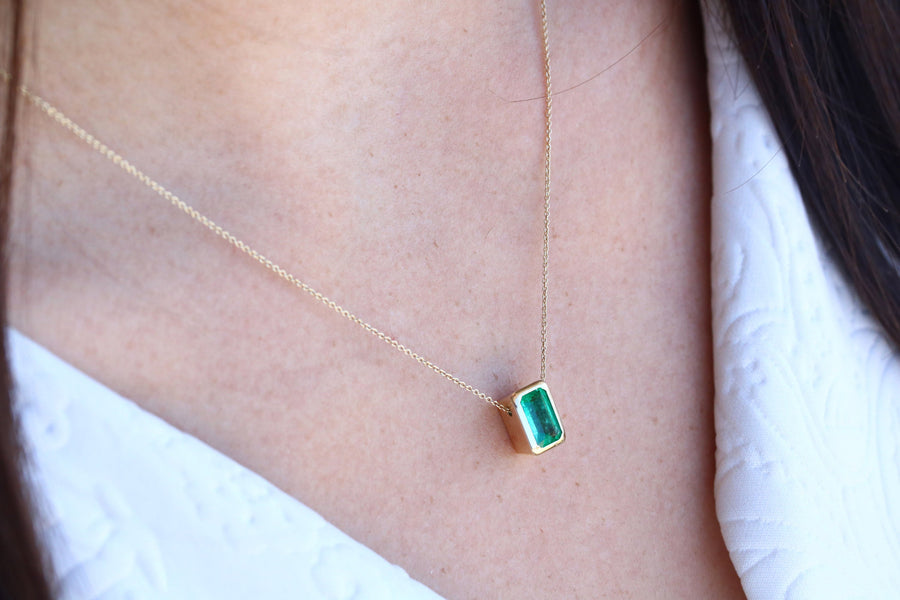 Green Emerald Bezel Necklace 14K