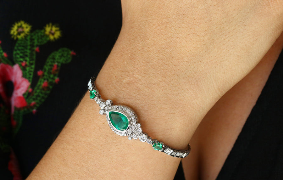 White Gold Over 7.27tcw Pear Cut Emerald Womens Party Wear Bracelet For Gift
