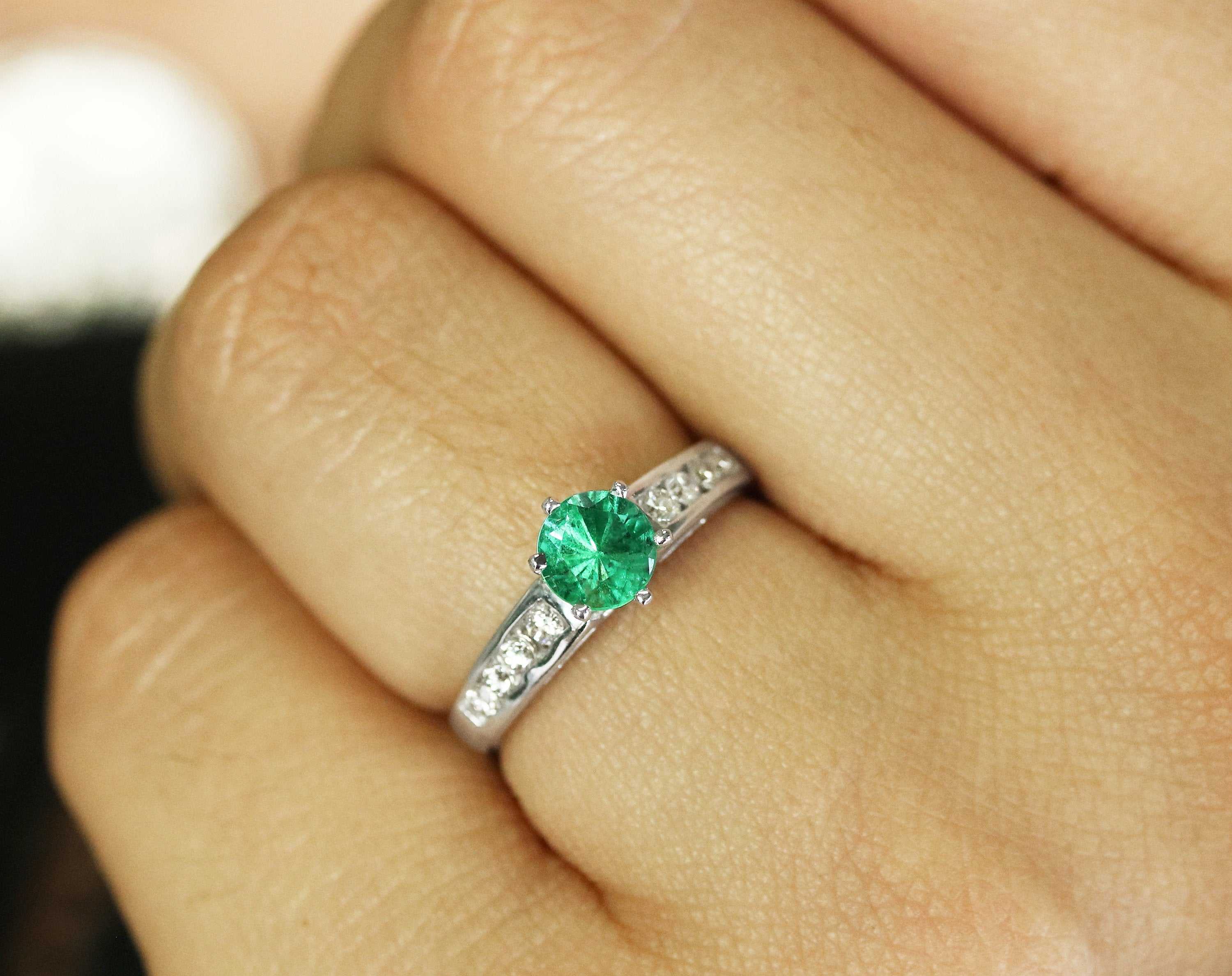 Radiant Elegance: Round Brazilian Emerald & Diamond Shank 1.0tcw Engagement Ring