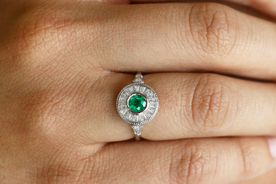 Chic and Sophisticated: Colombian Emerald & Diamond Baguette 1.25tcw Halo Ring in 14K Gold