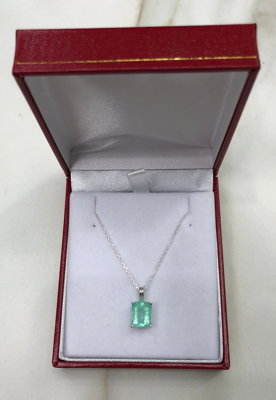 arat Light Green Emerald Necklace Sterling Silver