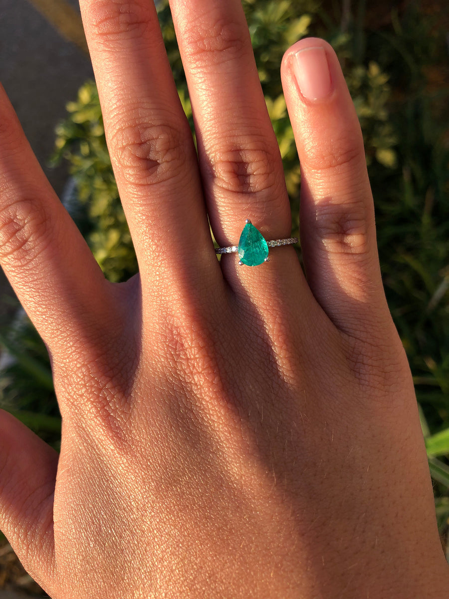 Classic Charm: Pear Cut Natural Emerald & Diamond Accent 1.50tcw 14K Gold Engagement Ring