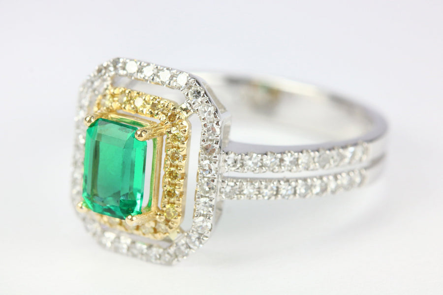 Items Similar to No-oil Russian Emerald 18 Karat Gold Diamond Engagement Fashion Ring