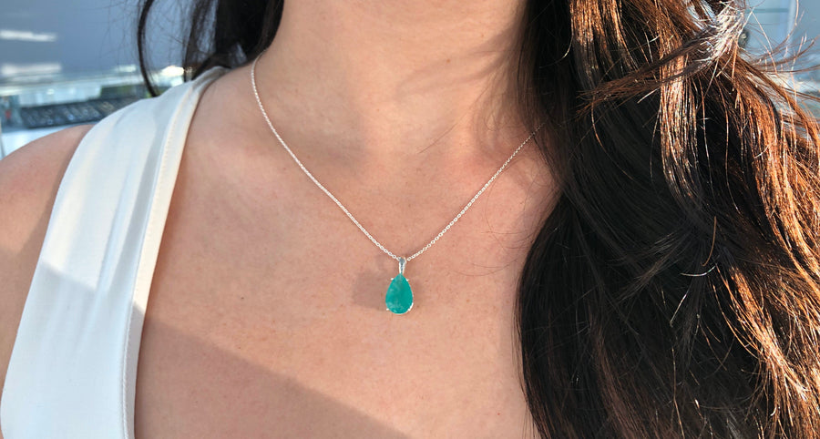 5.17 Carats Colombian Emerald Pear Cut Pendant Sterling Silver 18