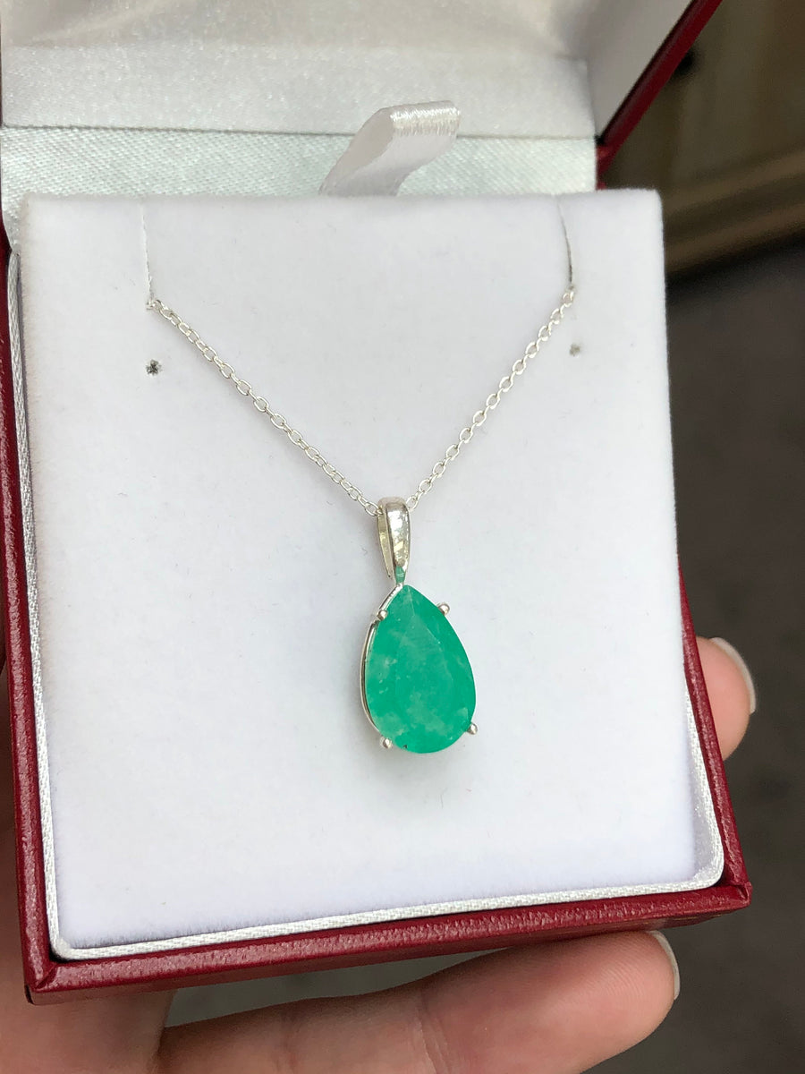 5.17 Carats Colombian Emerald Pear Cut Pendant Sterling Silver 18