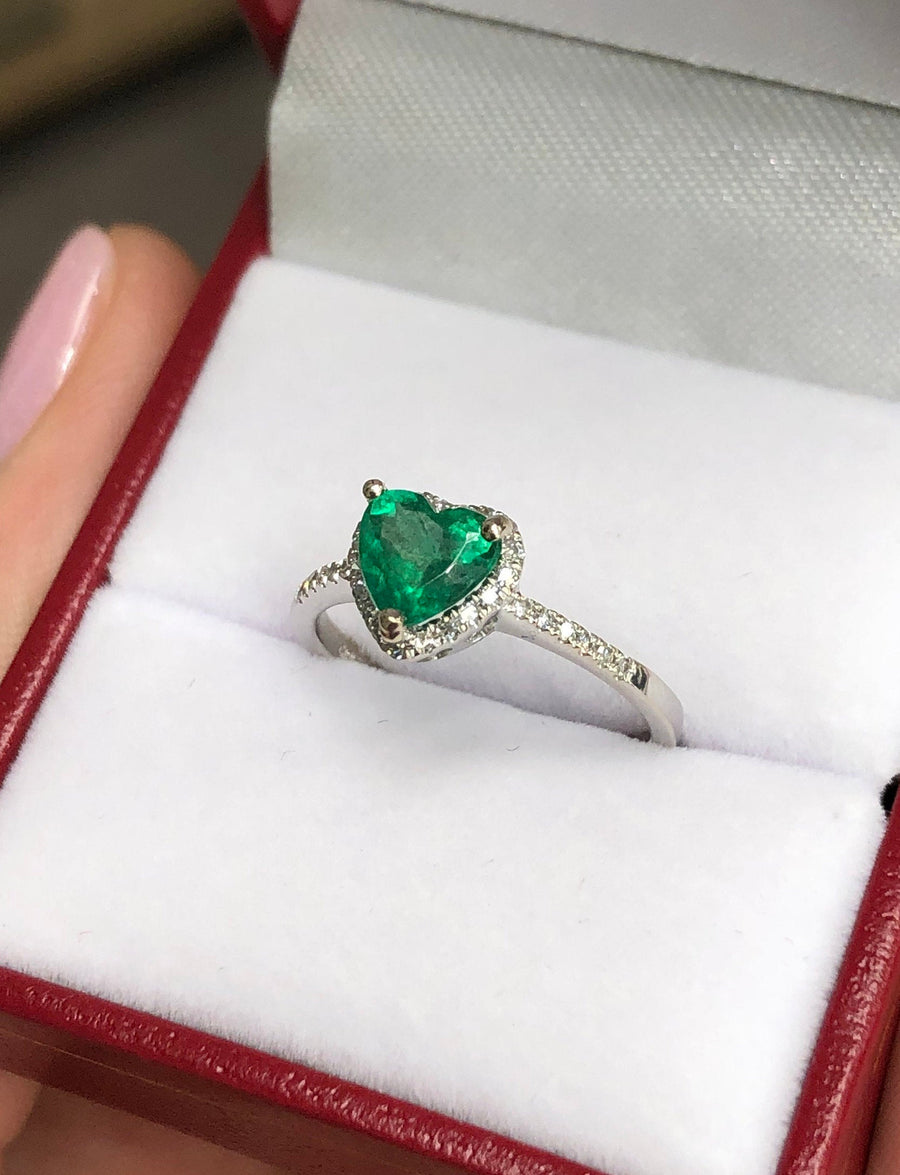 Chic and Romantic: 14K Gold Ring with 1.0tcw Heart Emerald & Diamond Halo