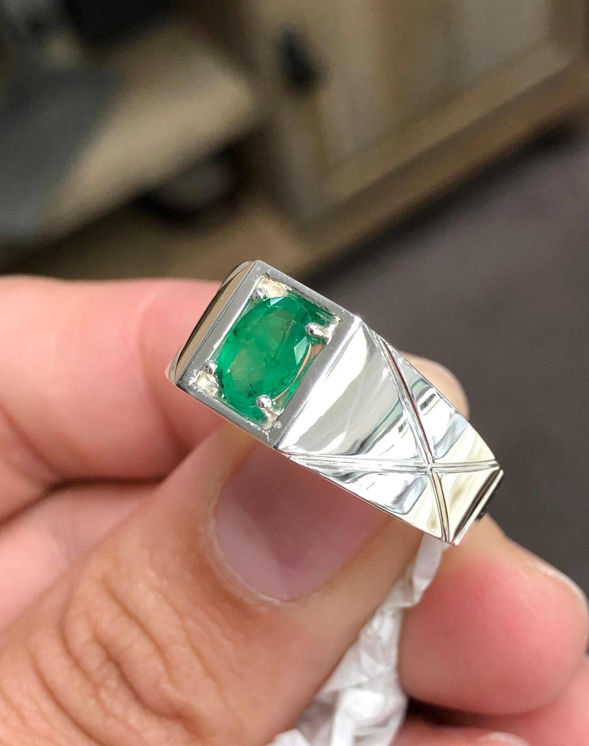 1.30 Carats Men's Oval Natural Colombian Emerald Ring Silver 925