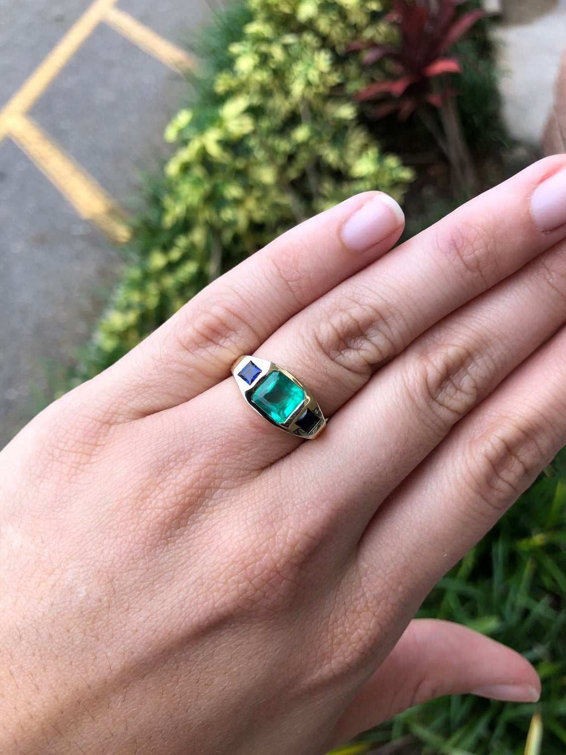 Anello gitano con castone a tre pietre, smeraldo quadrato e zaffiro blu, 2,50 carati, misura 14