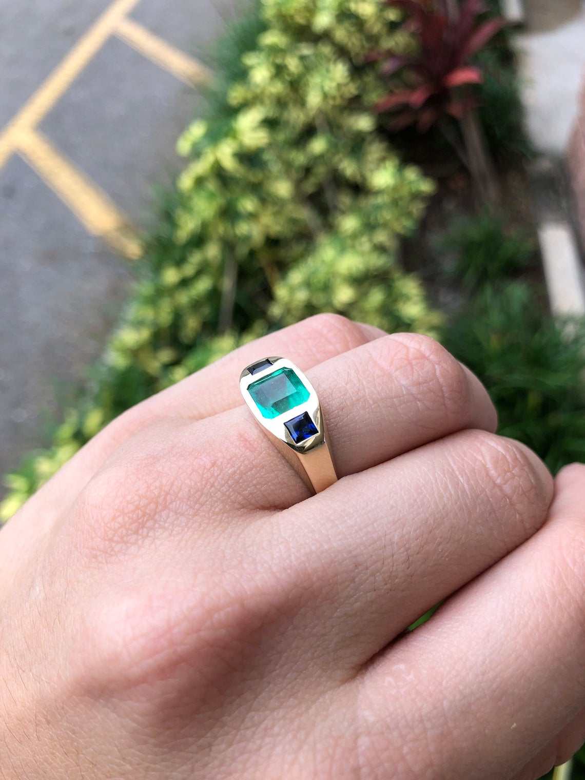 Anello gitano con castone a tre pietre, smeraldo quadrato e zaffiro blu, 2,50 carati, misura 14