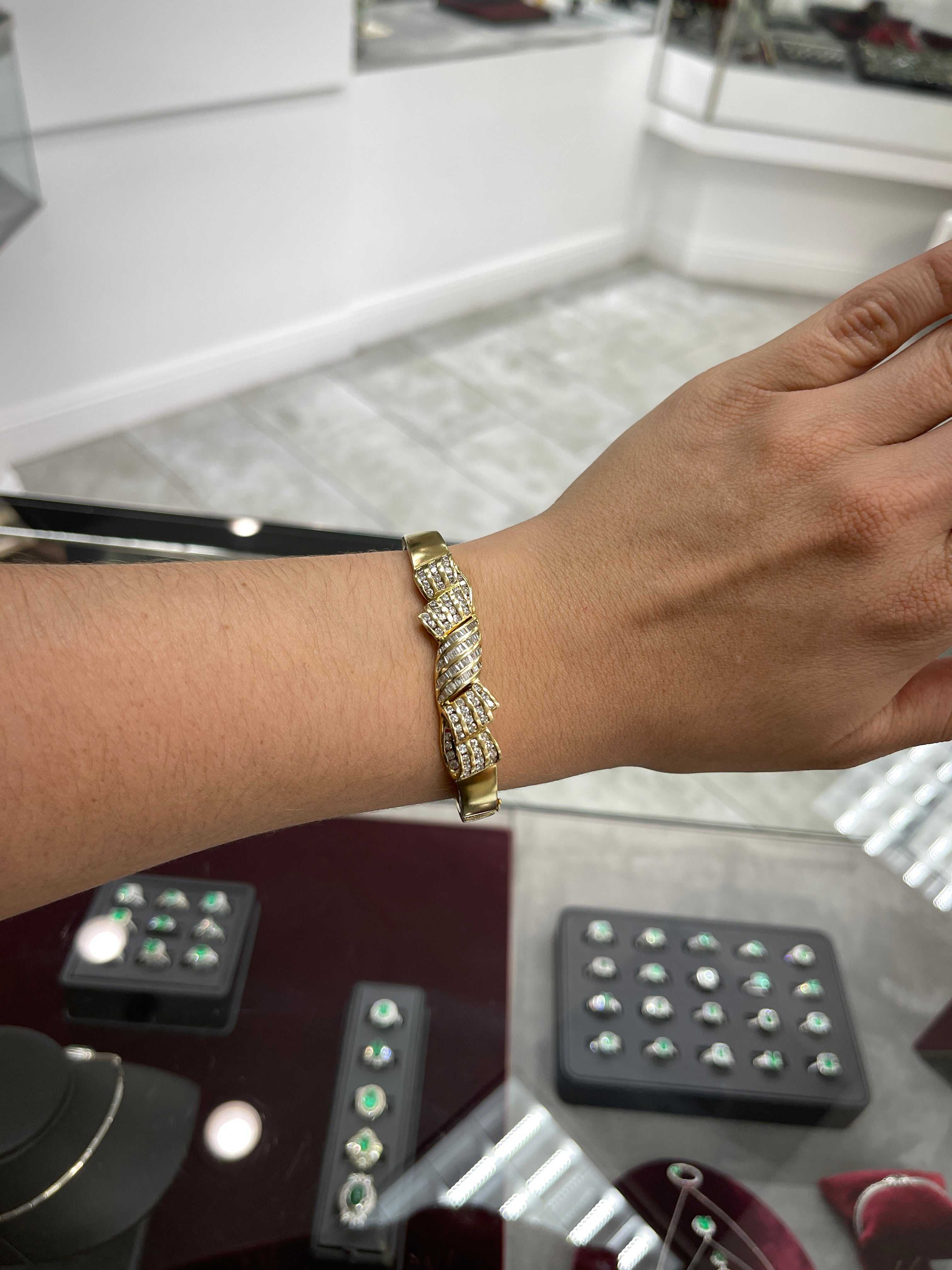 3.05tcw Diamond Bow & Gold Bangle Bracelet 18k