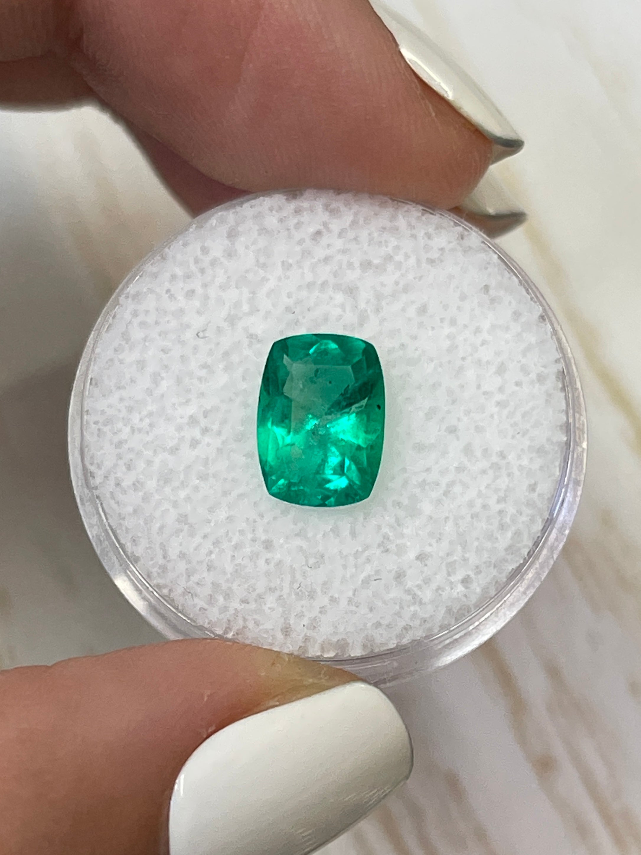 1.85 Carat 10x7 Vivid Green Natural Loose Colombian Emerald