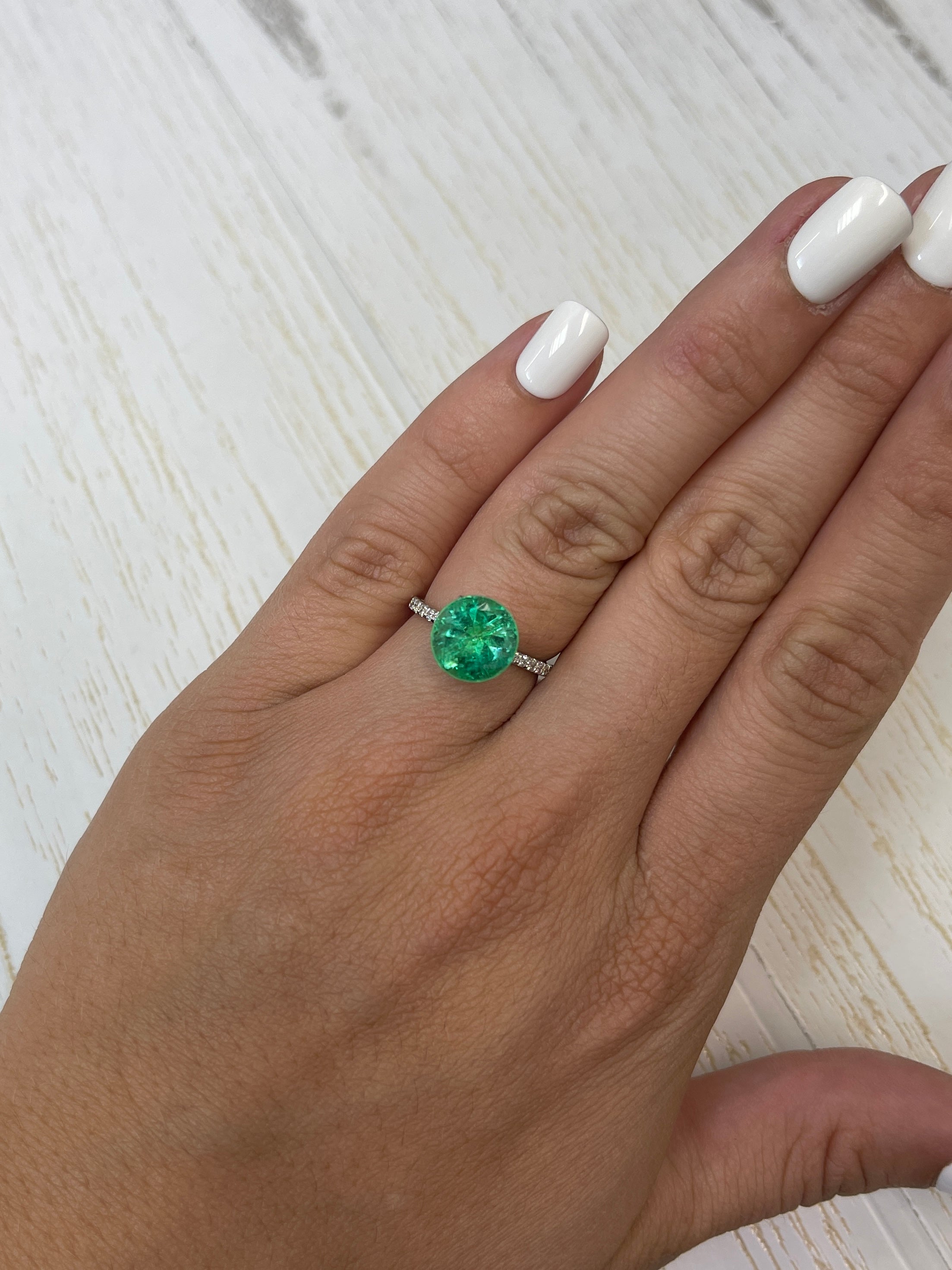 Round 4.14 carat natural Colombian emerald, vibrant green, certified loose gemstone, from JR Colombian Emeralds.