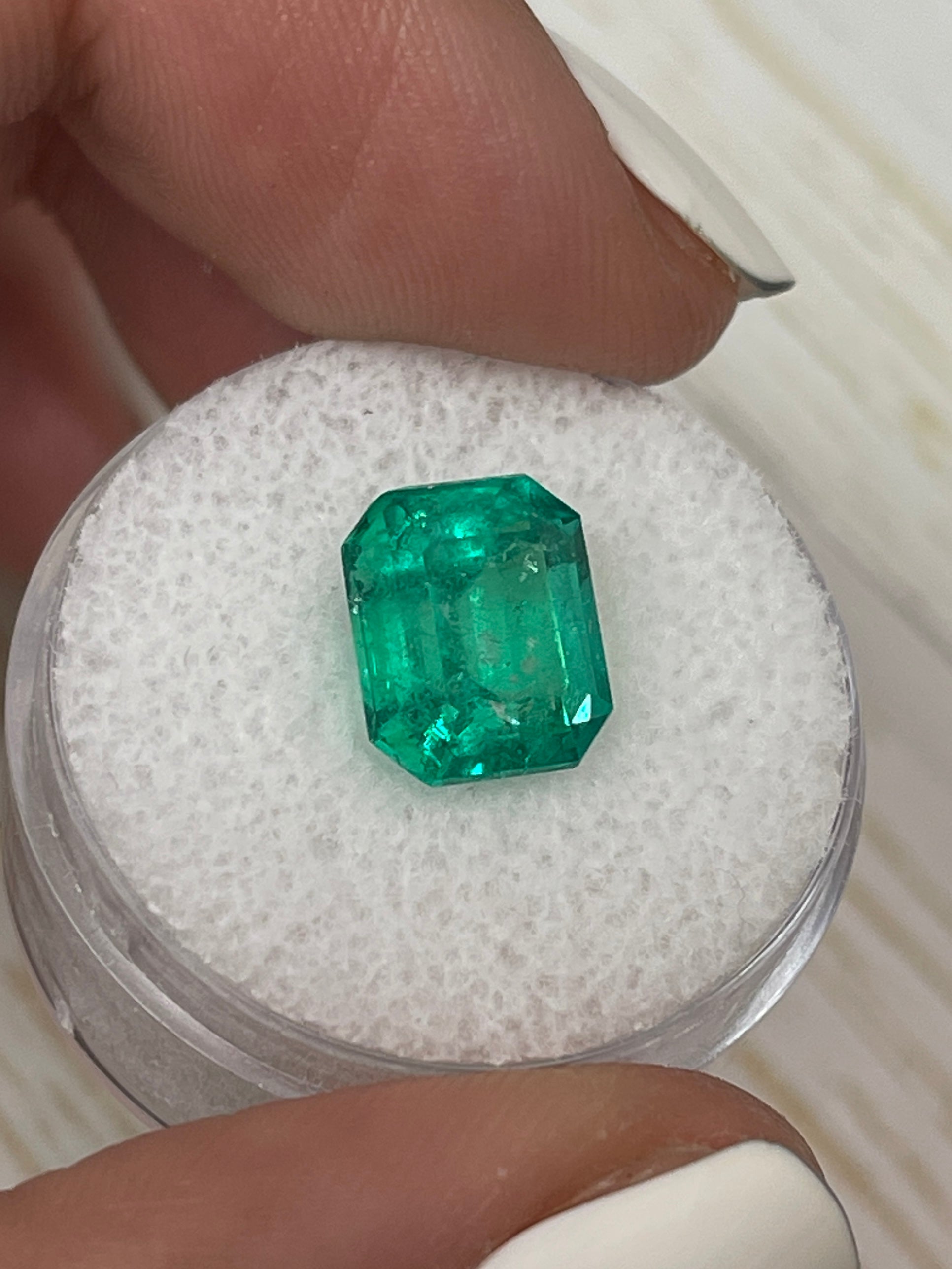 4.26 Carat 10x9 Vivid Green Natural Loose Colombian Emerald