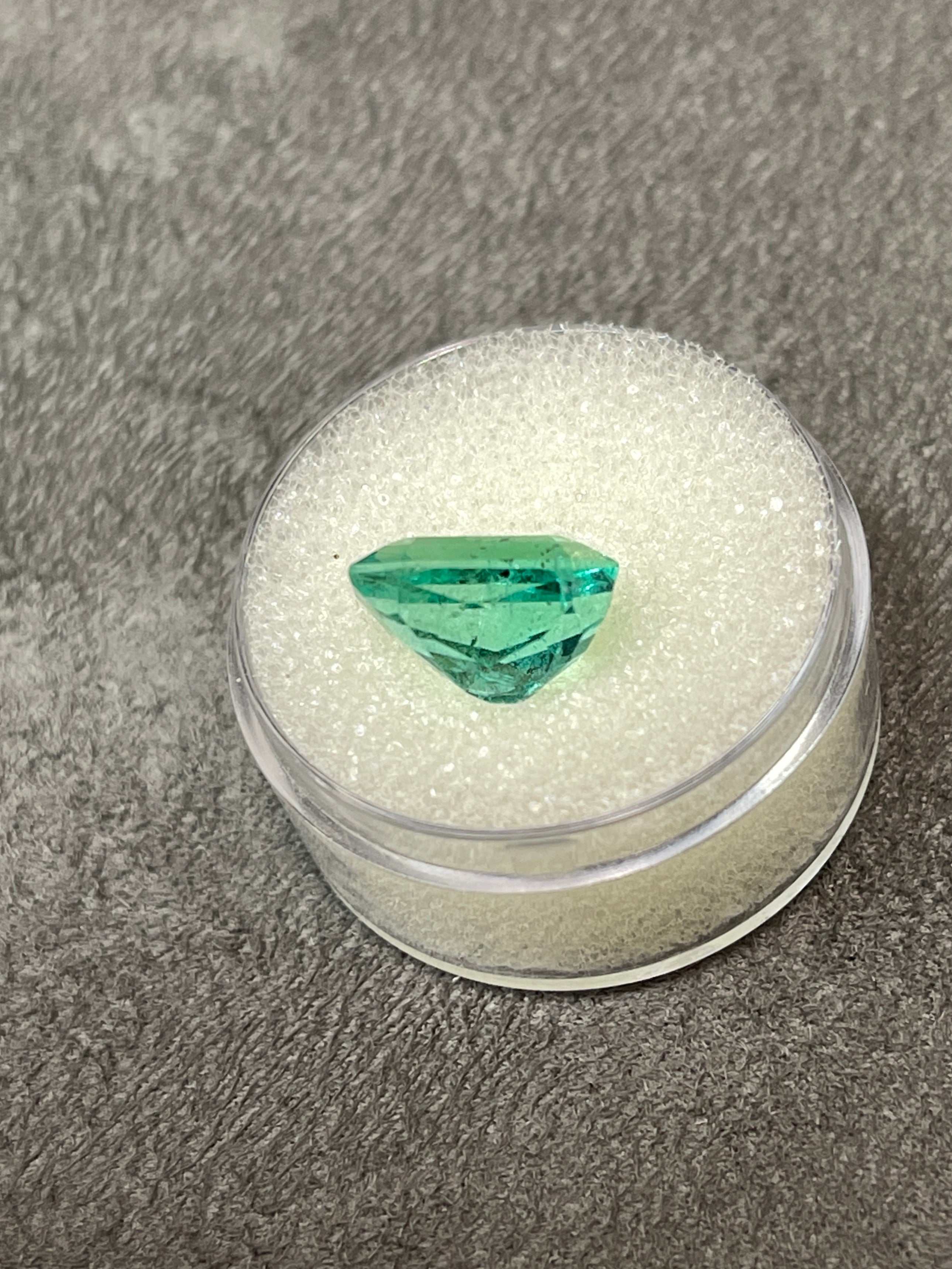 Colombian Emerald Gemstone - 5.115.15 Carats, Classic Emerald Cut