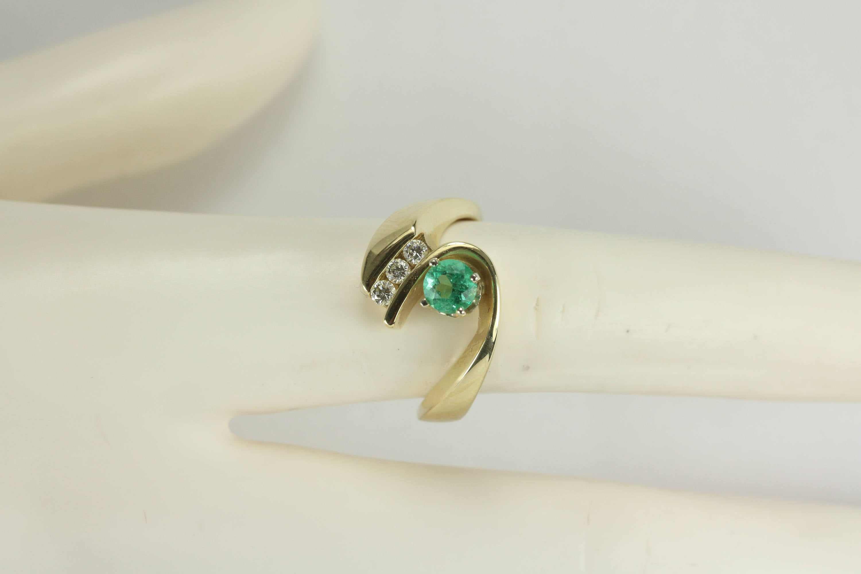 0.60 Carats Free Form Emerald And Diamond Modern Ring 14K