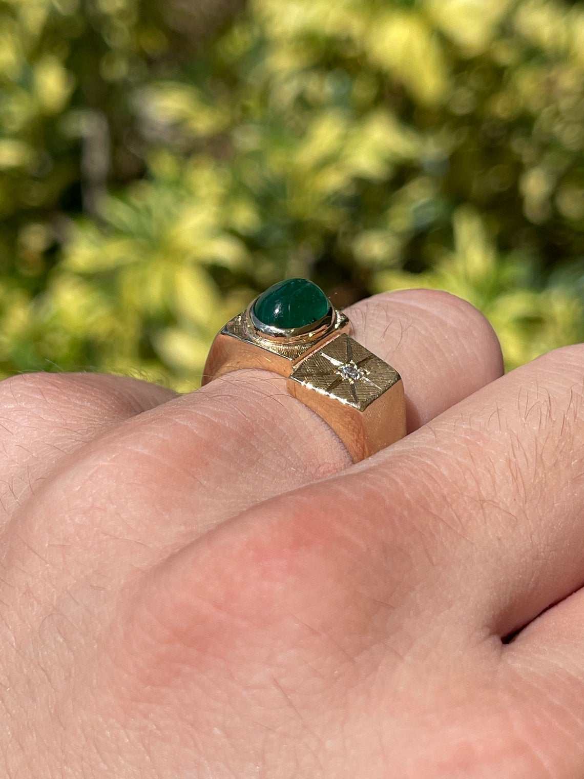 2.69tcw 14K Oval Natural Emerald Cabochon & Diamond Star Ring