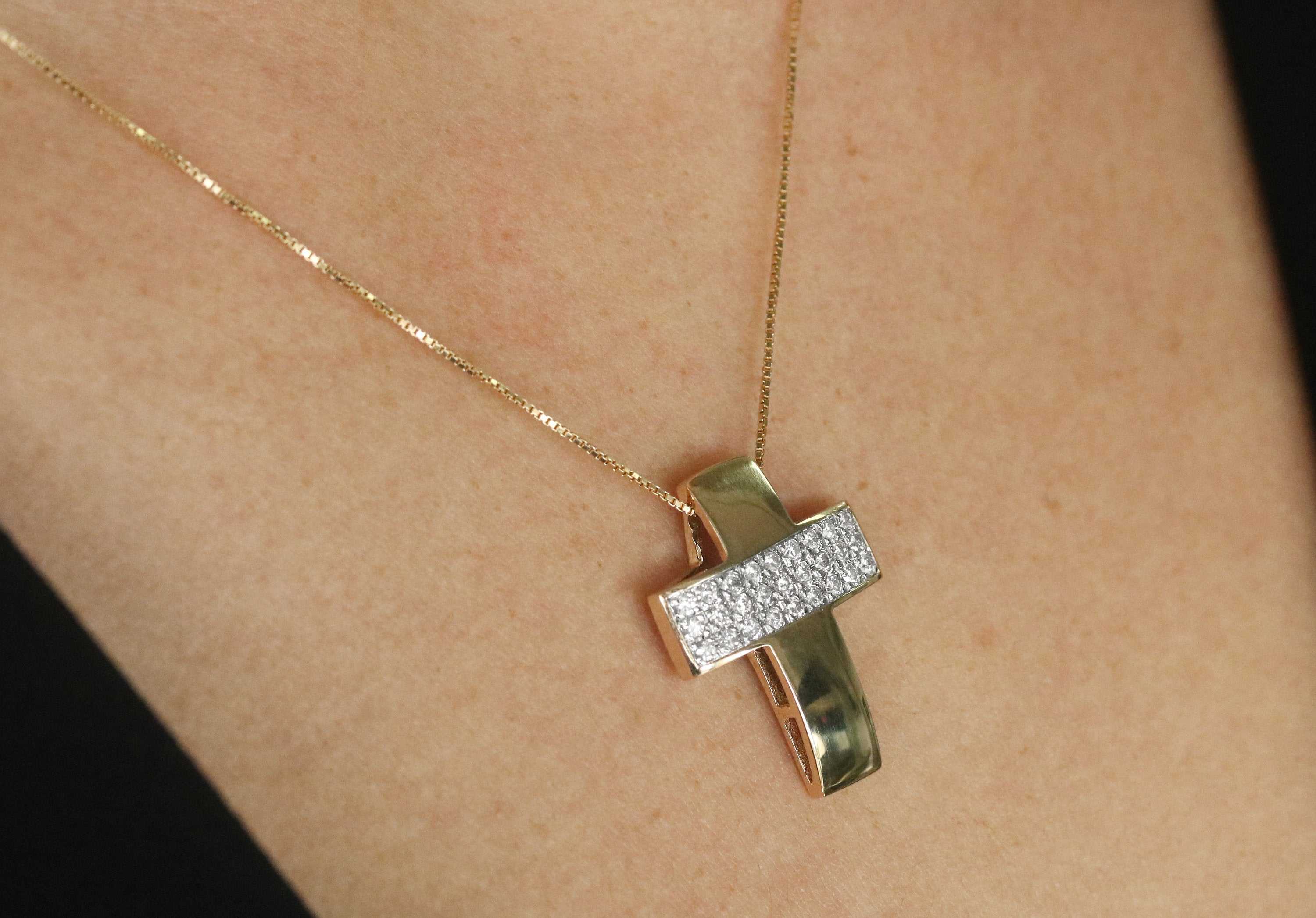 0.60cts Diamond Cross Pendant 14K