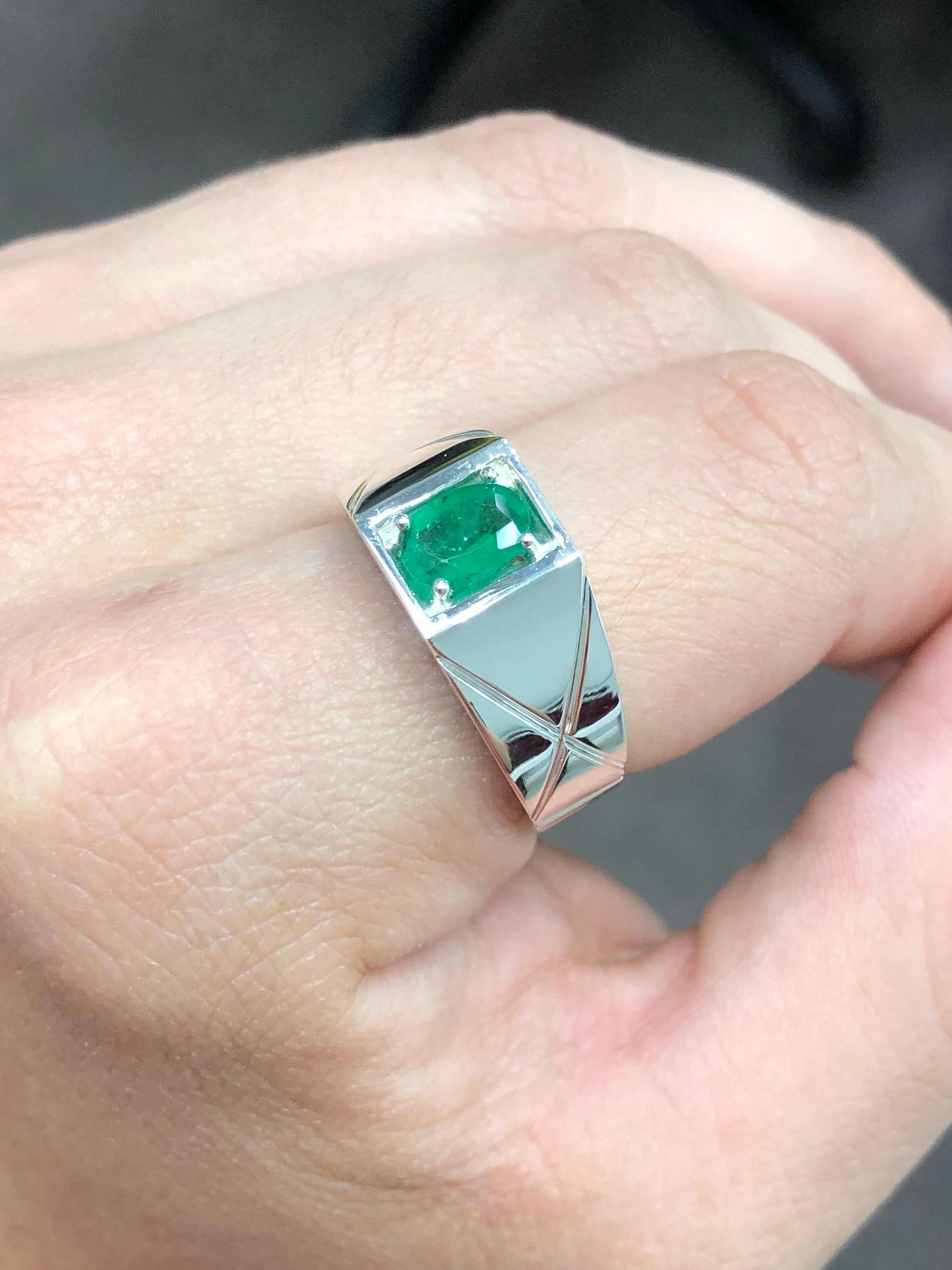1.30 Carats Men's Oval Natural Colombian Emerald Ring Silver 925