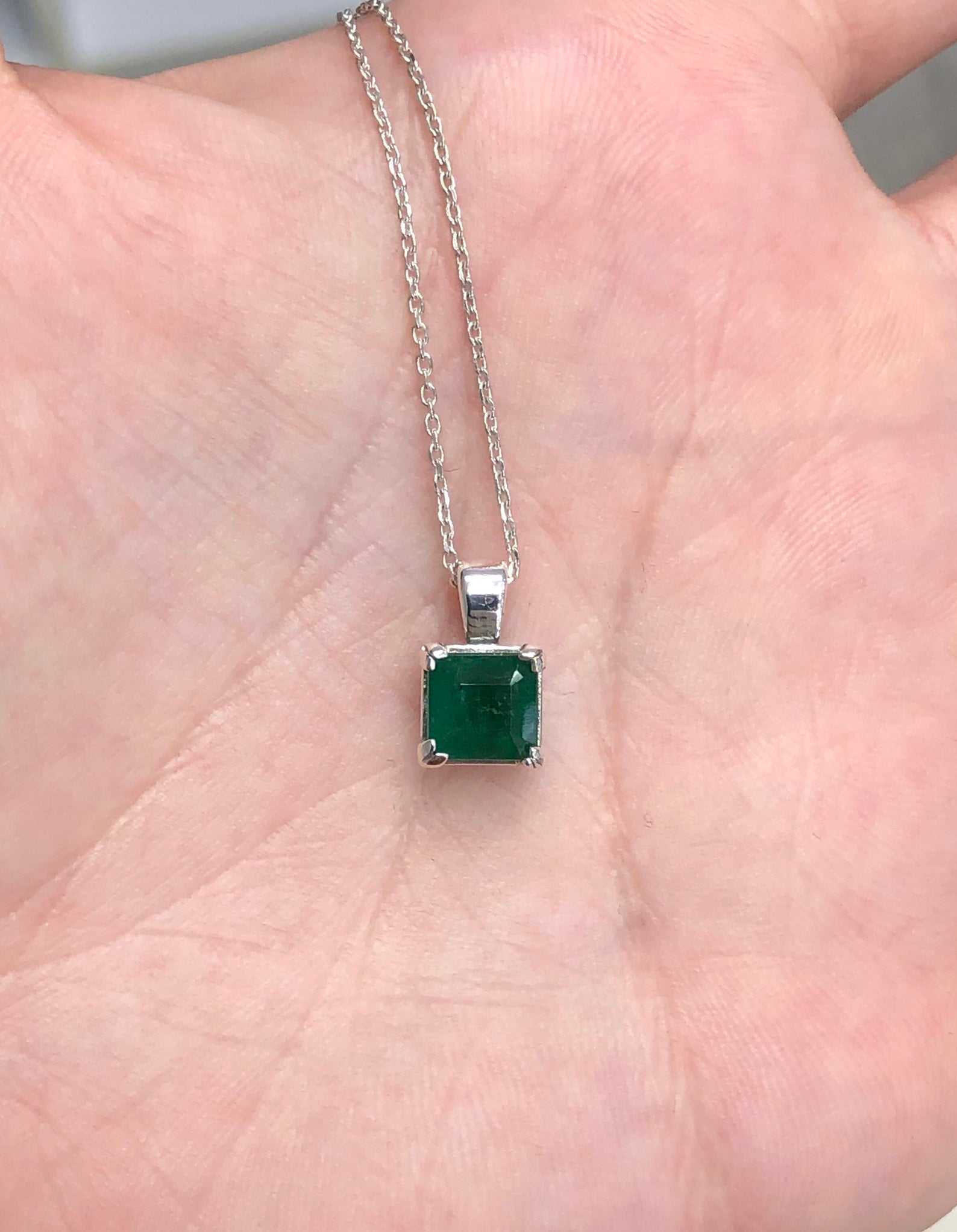 0.90 Carat Natural Emerald Pendant Silver 925
