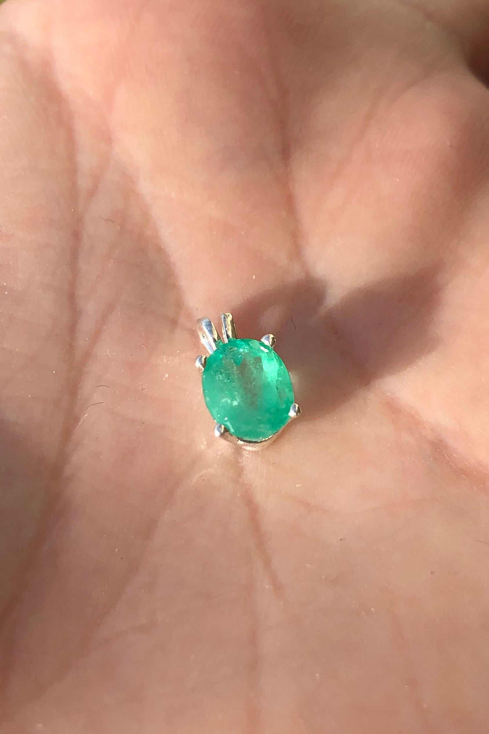 1.38 Carat Natural Colombian Emerald Oval Pendant Sterling Neck 925