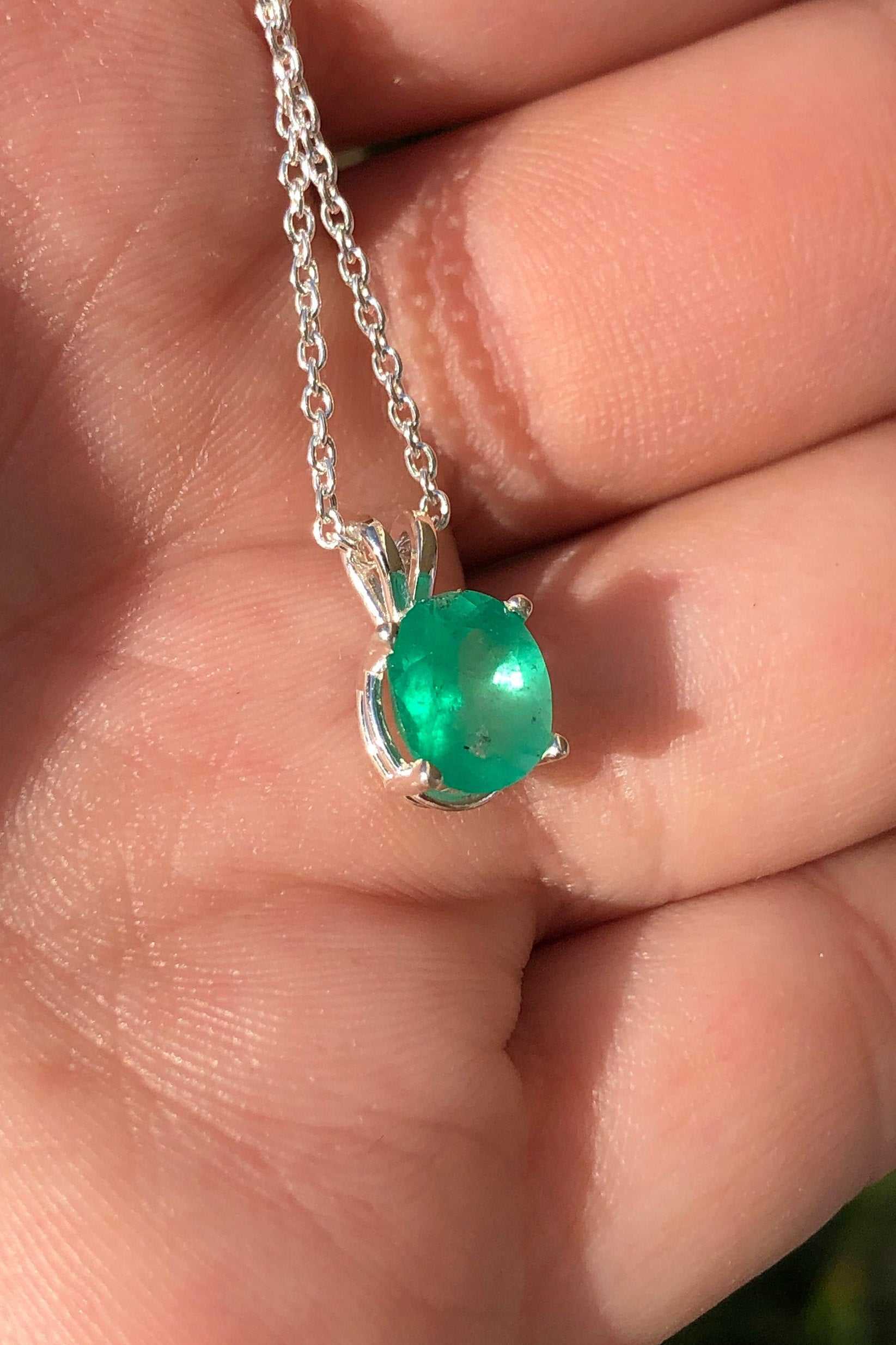 MAY Colombian Emerald Oval Cut Pendant Sterling Silver 18" Neck 925