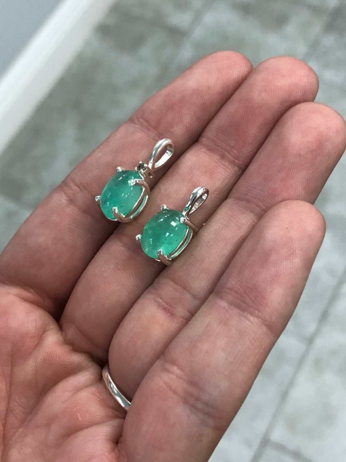 3.37 Carat Rich Green Emerald Cabochon & Diamond Necklace Silver 925