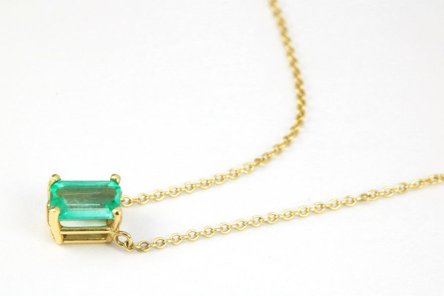 Emerald Natural Real Colombian emerald North To South Stationary Necklace in 14K Gold